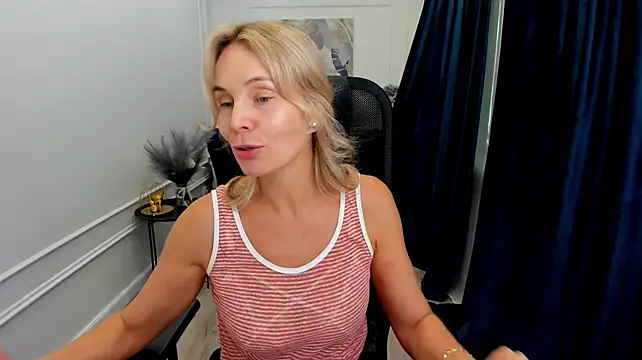 Sinty_Devis live cam on StripChat