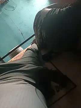 RoyalDesiCouple webcam
