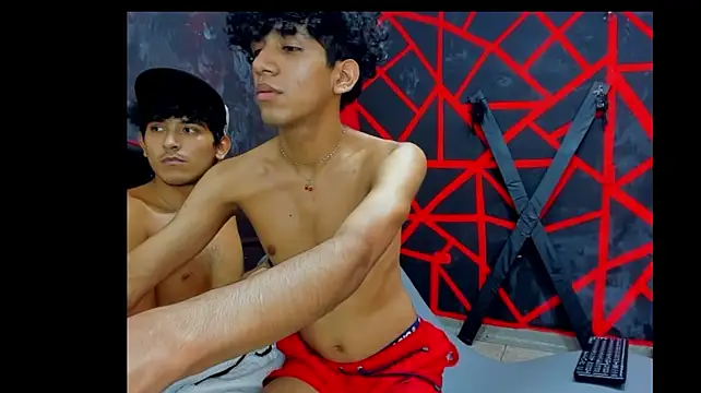 FRIENDS_LATINOS webcam