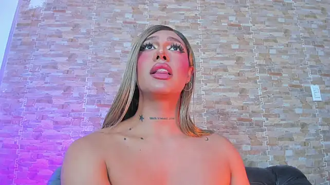 Dreams_Chloe webcam