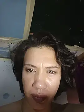 manilafoxts live cam on StripChat