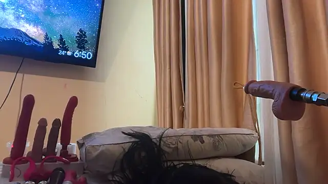 AudreySpanksFuck- webcam