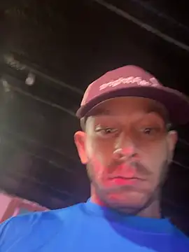 SluttyMan95 webcam
