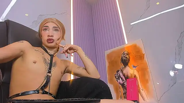 Mila_Leon webcam