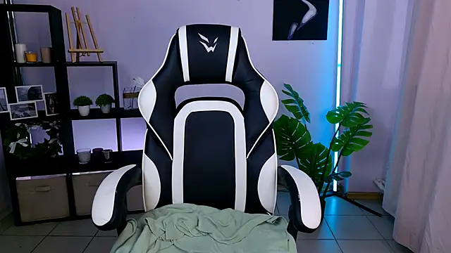 Justlittleeve webcam