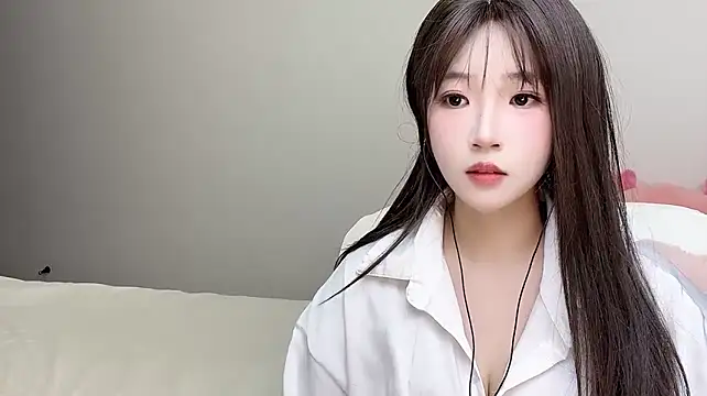 Lucy_8858 webcam