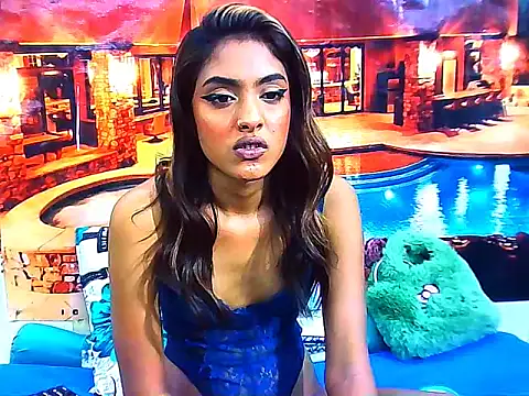 IndianPretty14u2Luv webcam