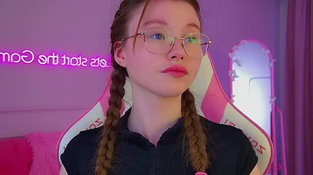KeiraAsti webcam