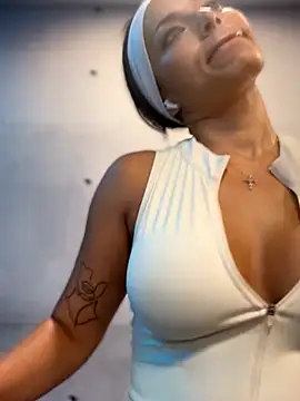 Risky_Workouts live sex cam