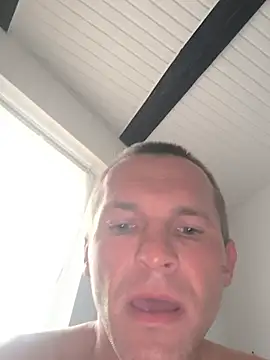 AttractiveSilk5 webcam