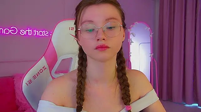 KeiraAsti webcam