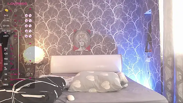 MiaMiaMeow webcam