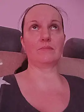 BustyLadyAlma webcam