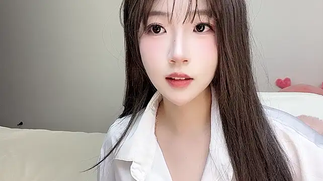 Lucy_8858 webcam