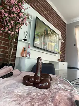 CurvyDesire1