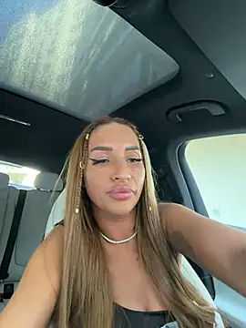LovingBlondie webcam
