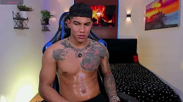 Damian_latinxxx live cam on StripChat