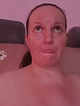 BustyLadyAlma webcam