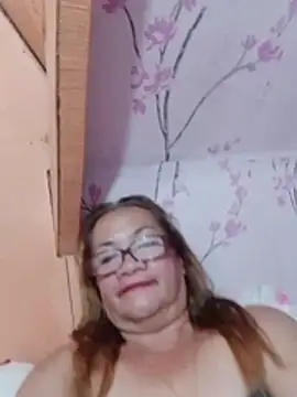 vickyhot1966 live cam on StripChat