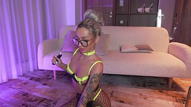 ArianaXO_ webcam