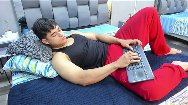 Charlie___Musk webcam