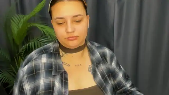 NikkiSummer webcam