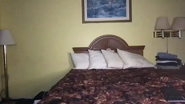 TiffaneyLove webcam