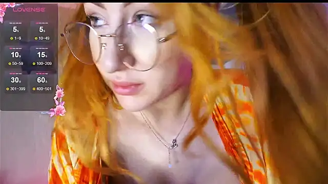 DaddysLittleSlutfox webcam