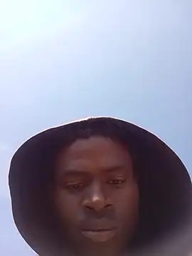 younggblackkCOCK19 webcam