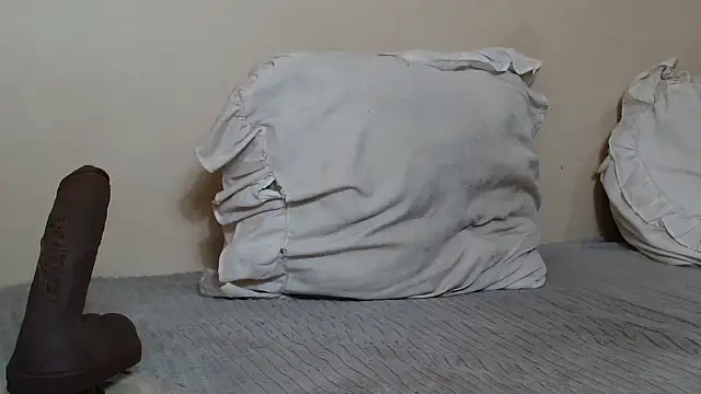 KinkyJXxX webcam