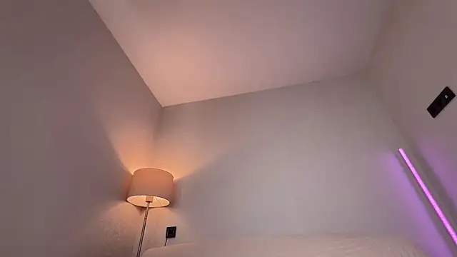 GlossyVixen webcam