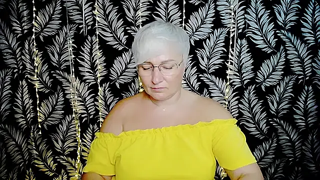 Olivia_playful webcam