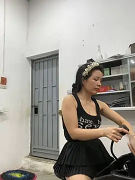 ivy_trix2 (F young) - Help me