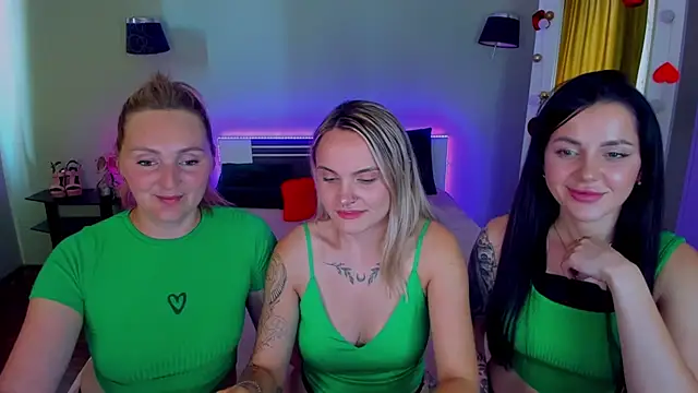 MagicEyess live cam on StripChat