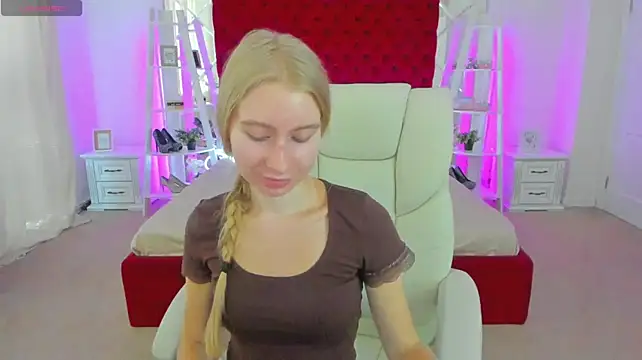 Alina_Blonde webcam