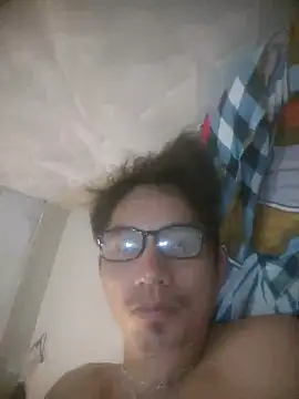 traiwe06 live cam on StripChat
