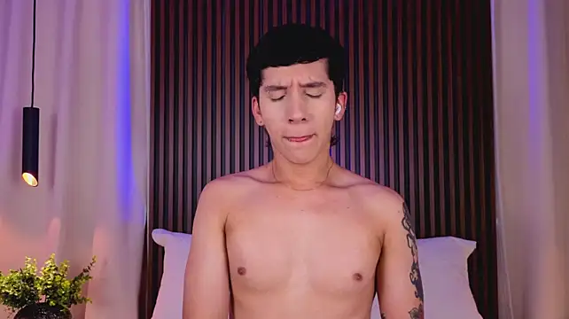 JacoboSwam live cam on StripChat