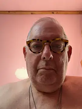 CharlieWeaver22 webcam