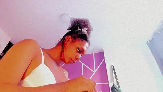 Sara_hot12112 webcam