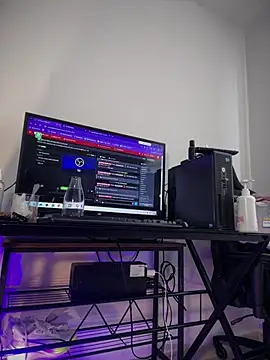 Natural_BIGASS_Nina webcam