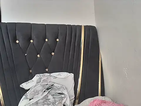 sexyleah25 webcam