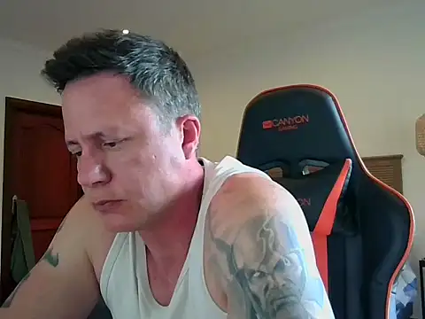 TroyDieselXXX webcam