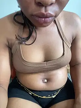 PrettyNina77 webcam