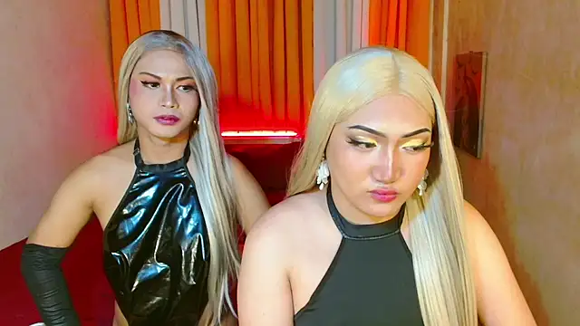 Snapshot of live stream for model Phenomenal_Shemale . - 1 viewers currently watching.