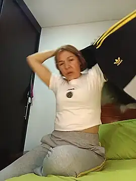 MiaIsabela_ webcam