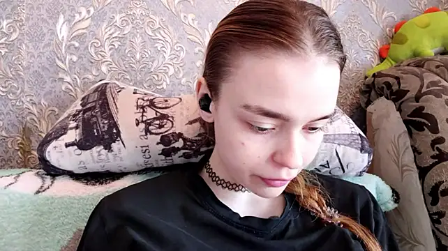 CaraDelevingnee webcam