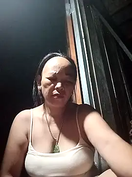 lylai18 live cam on StripChat