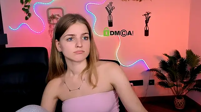 lisa_dark_ webcam