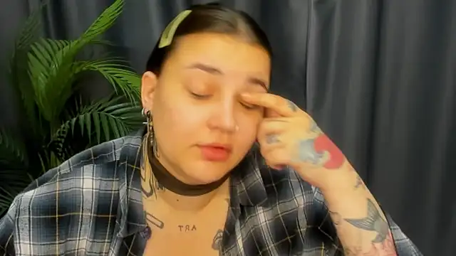 NikkiSummer webcam