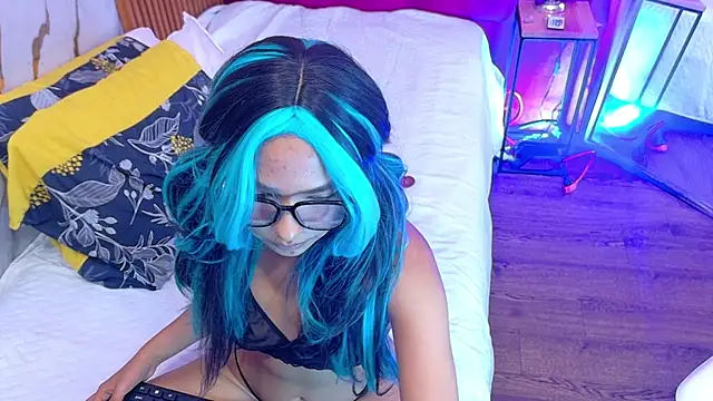 kinkylittlegirll webcam